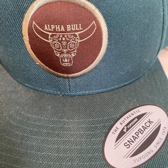 Alpha Bull Green Cap Adjustable Snap Back The Classics Yupoong - Picture 5 of 7